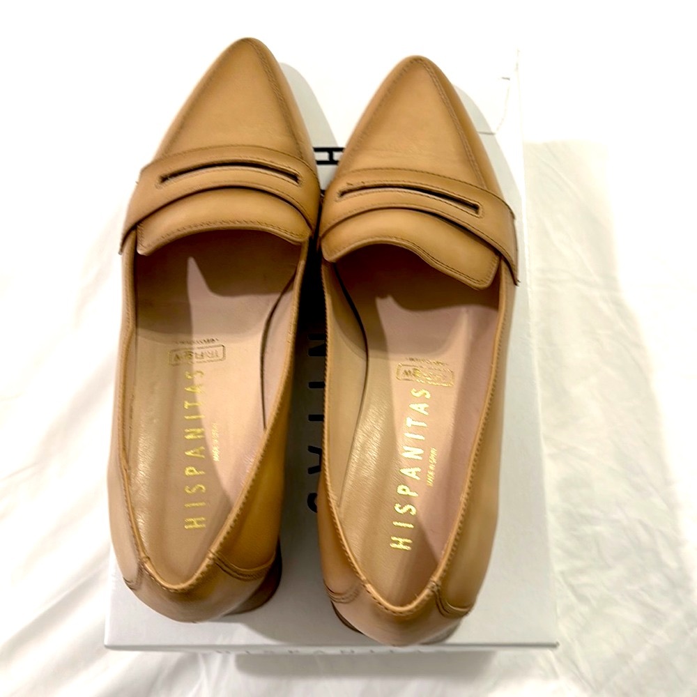 Hispanitas beige sand loafers